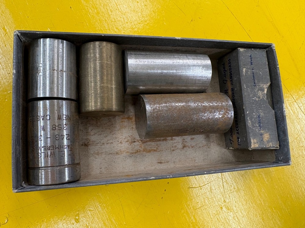 Display box Wilson Tools Gages Accurate Uniform Handload Ammo Vintage reloading