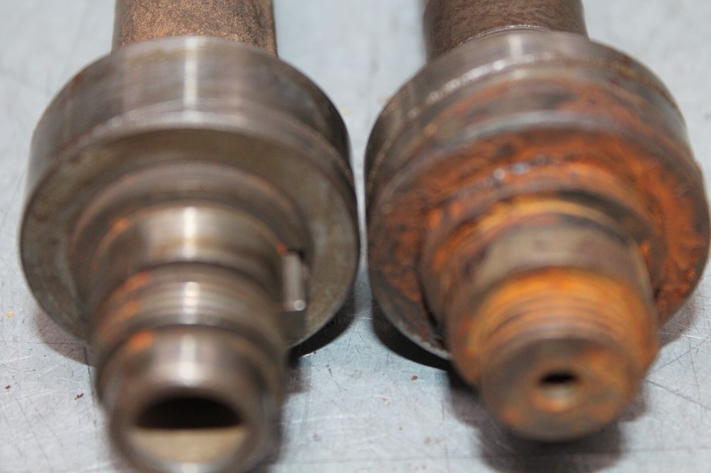 Triumph T100 Exhaust and Intake Cams E4679 E4678