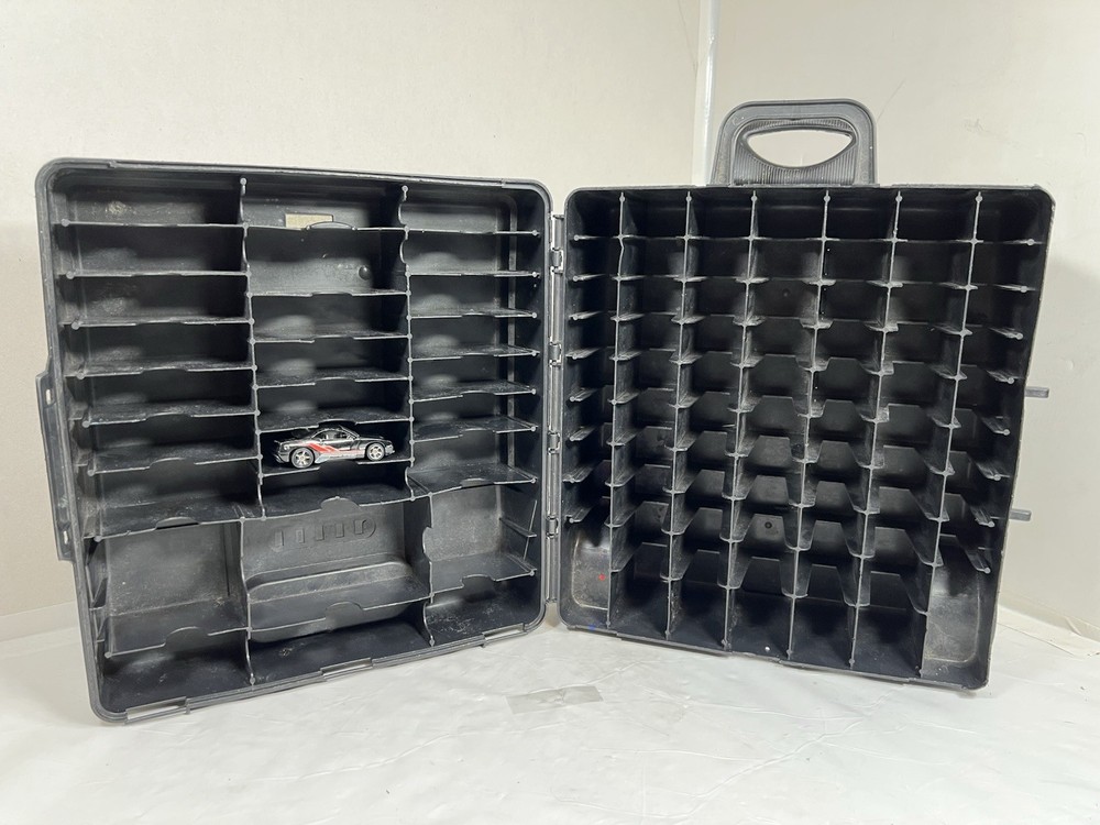 Hot Wheels 100+ Car Carry Case Storage Pull-Up Handle Wheels. 2011