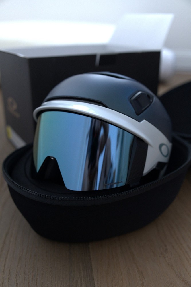 Oakley Mod 7 MIPS Medium Snow Helmet Pacific Colorway
