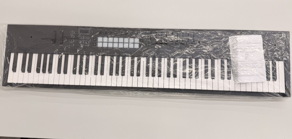 Novation Launchkey 88 [MK3] Keyboard Controller - IN BOX
