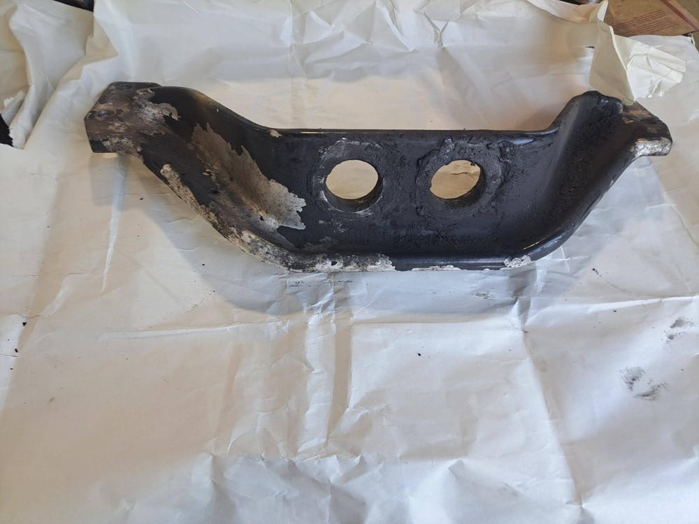 KENWORTH ENGINE MOUNT VEHICLE (FRONT) 2884760AA