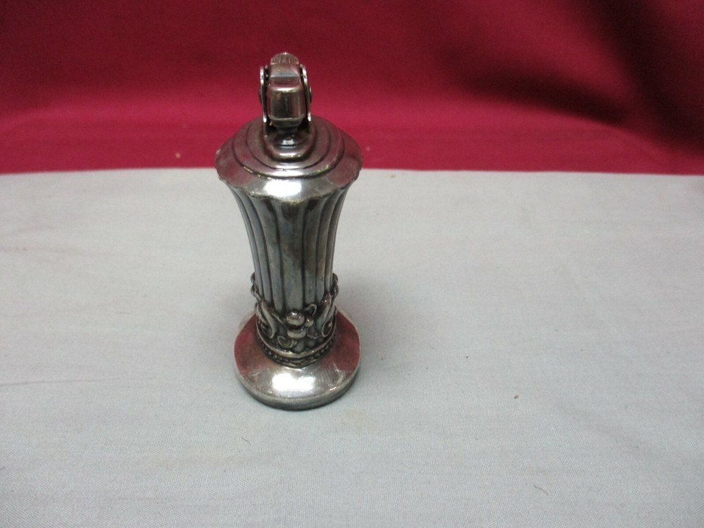 Vintage 1947 Ronson "NEWPORT" Lighter