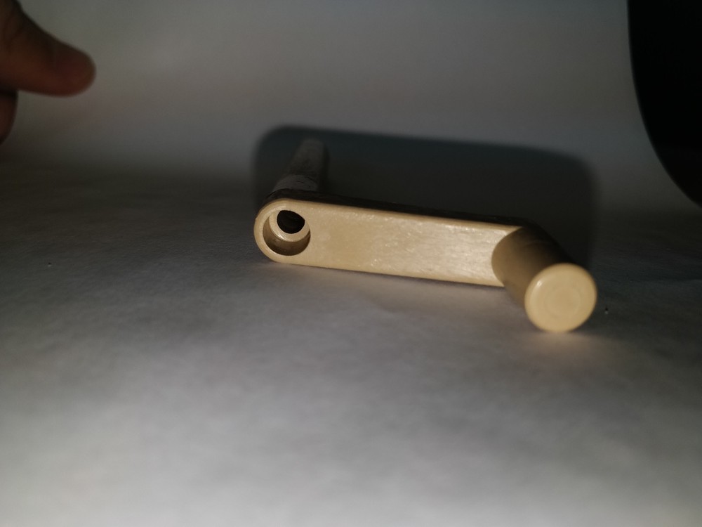 Beige Window Handle 3 3/16" in Plastic Tan