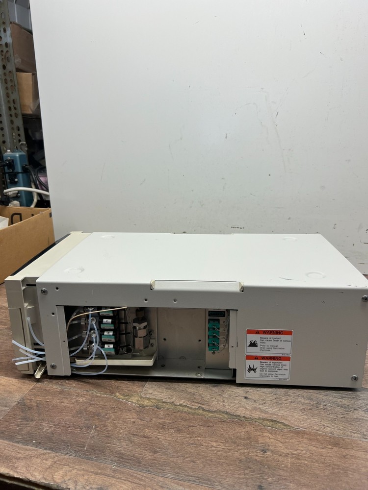 Hitachi L-7100 HPLC Pump
