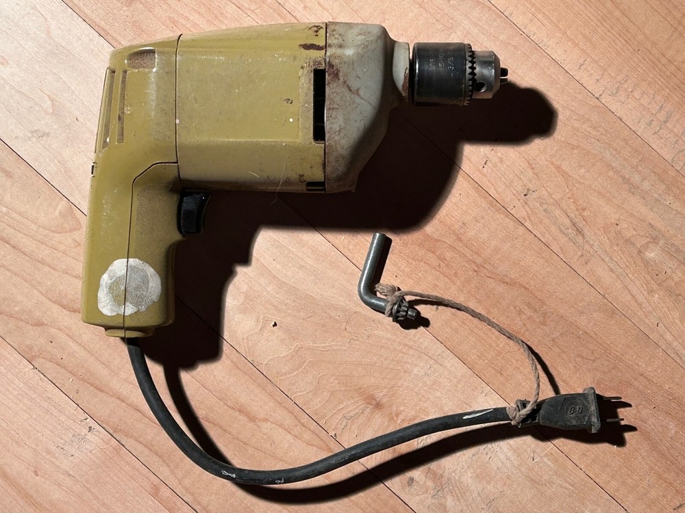 Black&Decker 3/8" Variable Speed Drill, 0-2500RPM Type 2