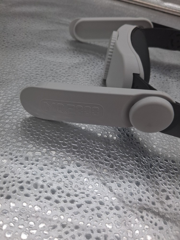 Meta Quest MQ2000 Headstrap W 2 USB C Ports
