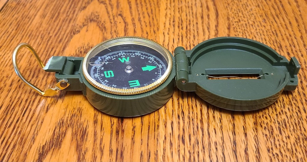 Engineer Directional Compass Green