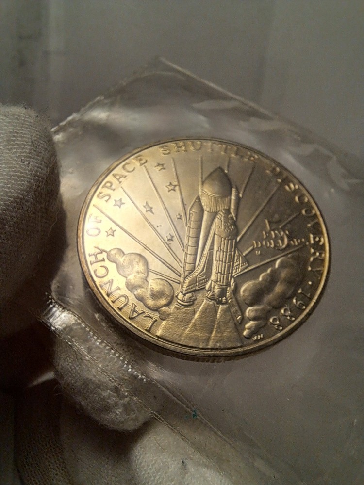 1988 Marshall Islands Space Shuttle Discovery Commemorative $5 | In Packaging