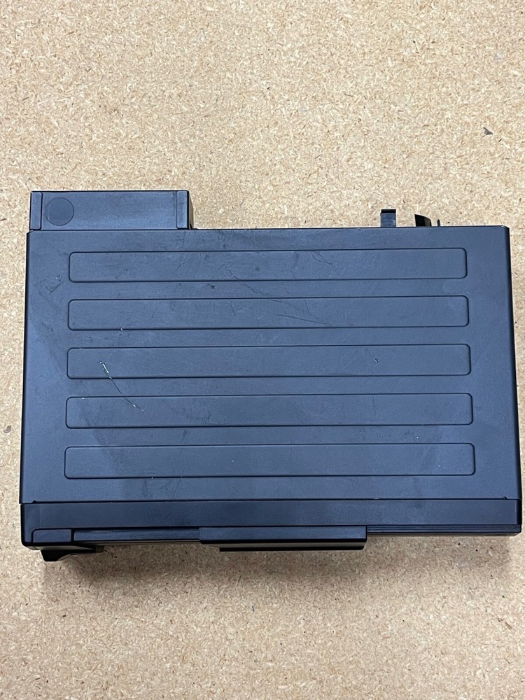 2000 Mercedes CLK 320 CD Changer Trunk
