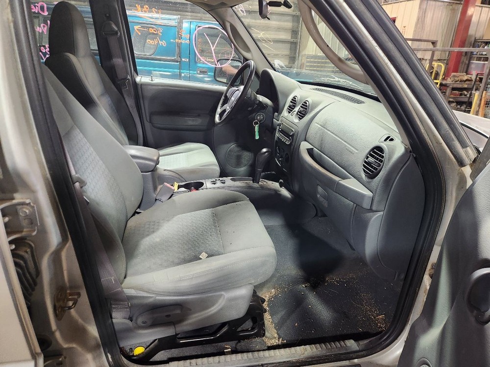 Engine ECM Computer 2.8L Engine Control Fits 2005 LIBERTY 1236981