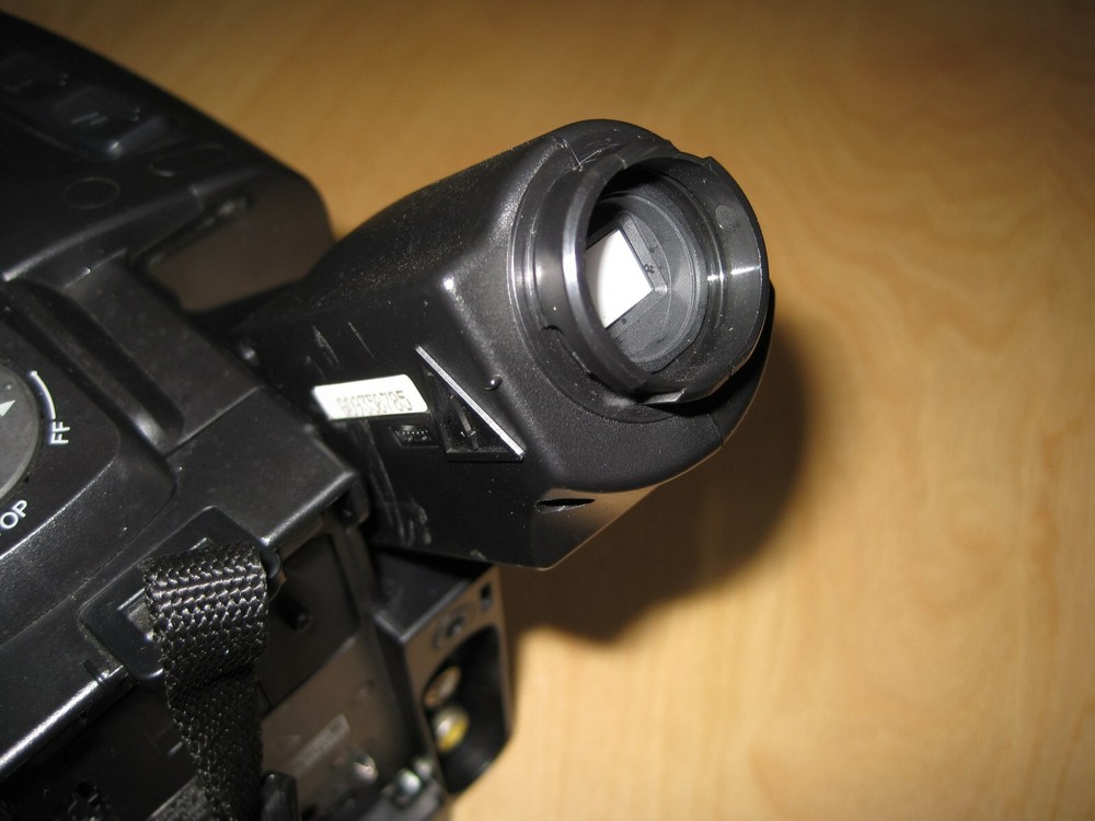 JVC GR-AX230U VHS C Camcorder