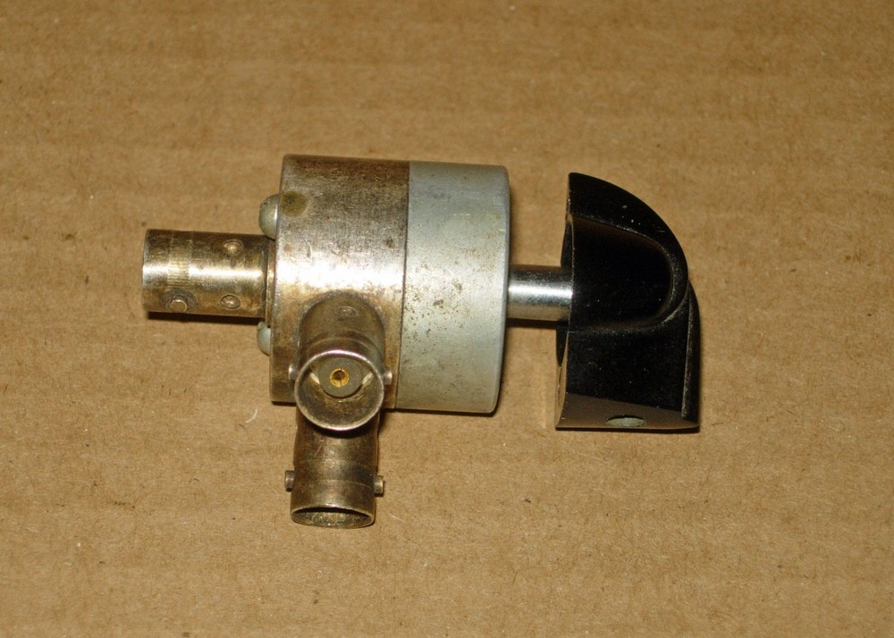 BNC COAXIAL ROTARY SWITCH 3 POSITION-CENTER OFF-MAKE UNKNOWN