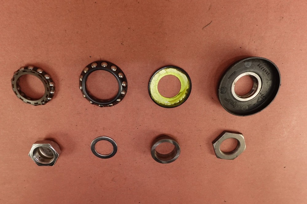 2014 11-17 Triumph SPEEDMASTER Triple Tree Steering Nut