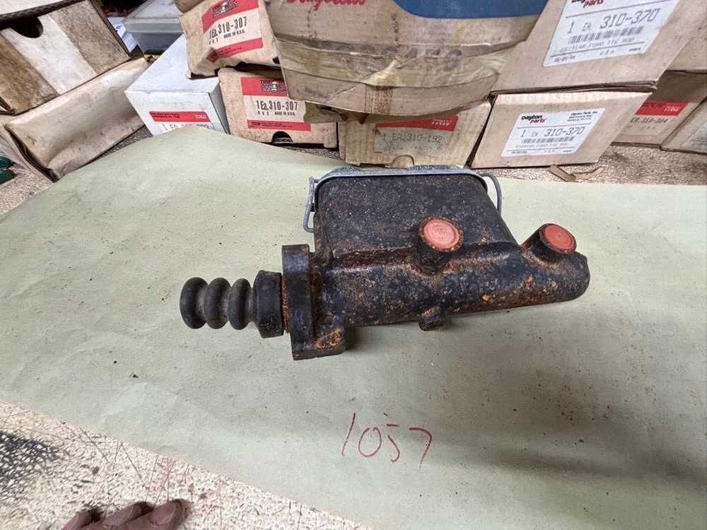 RAYBESTOS MC36456 MASTER CYLINDER ""READ THE LISTING" 9W.