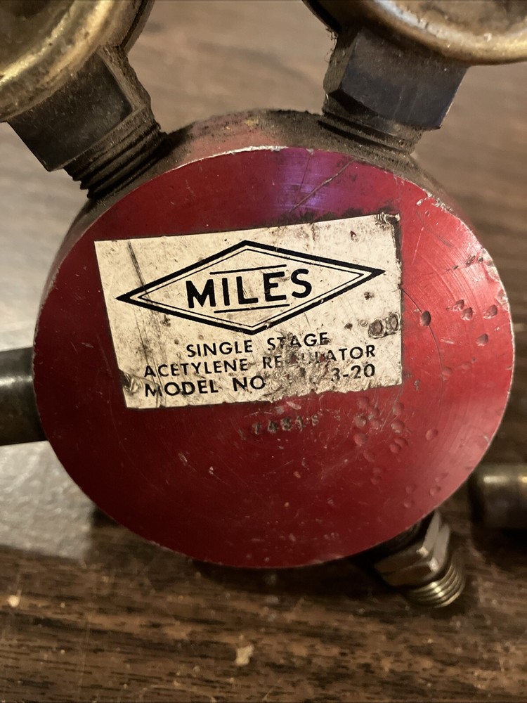 Miles single stage acetylene regulator(2)