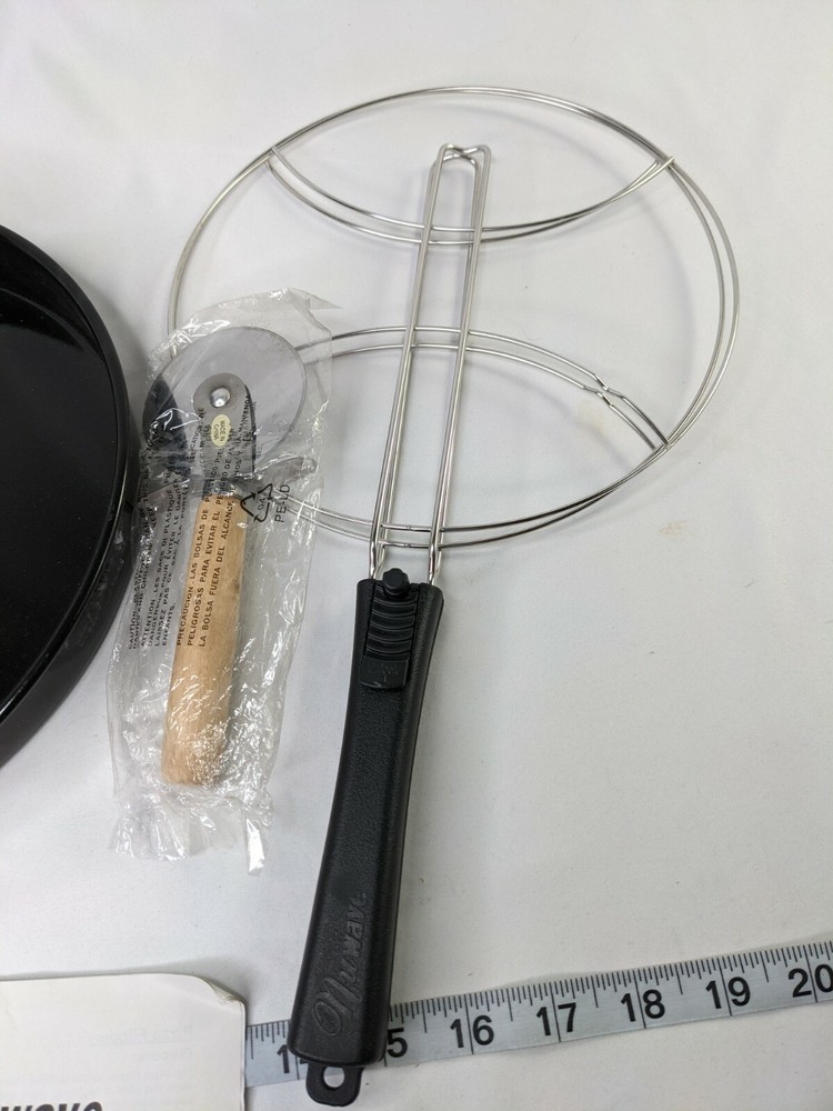 NuWave Pizza Flipper Pan Cutter Lot