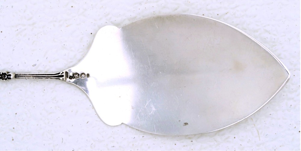 Dutch Netherlands Solid Silver Server wth Two Figure Handle End Hallmarked A.P