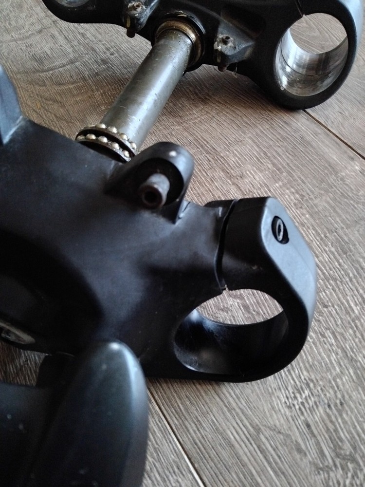 Ducati Diavel 2011 Complete Fork Yokes Top And Bottom