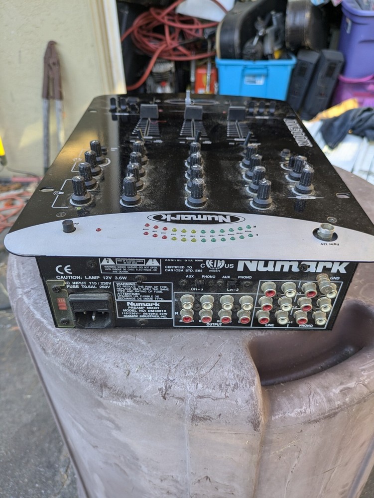 Numark DM3001X - Mixer