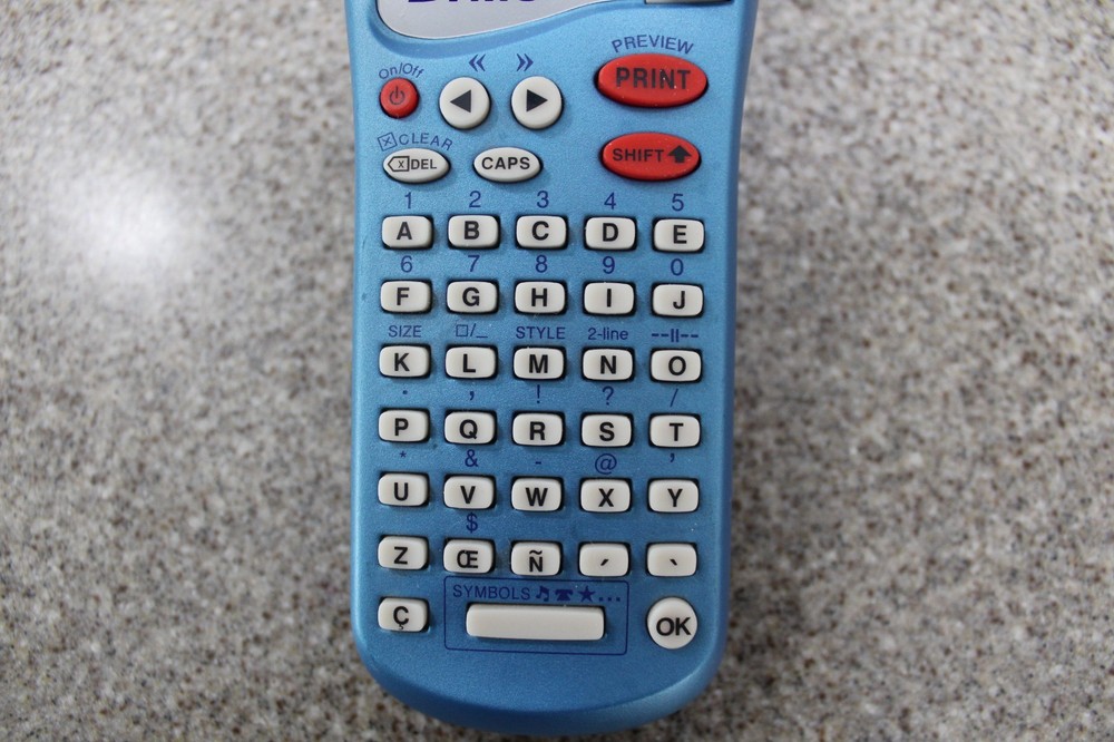 dymo letra tag label maker
