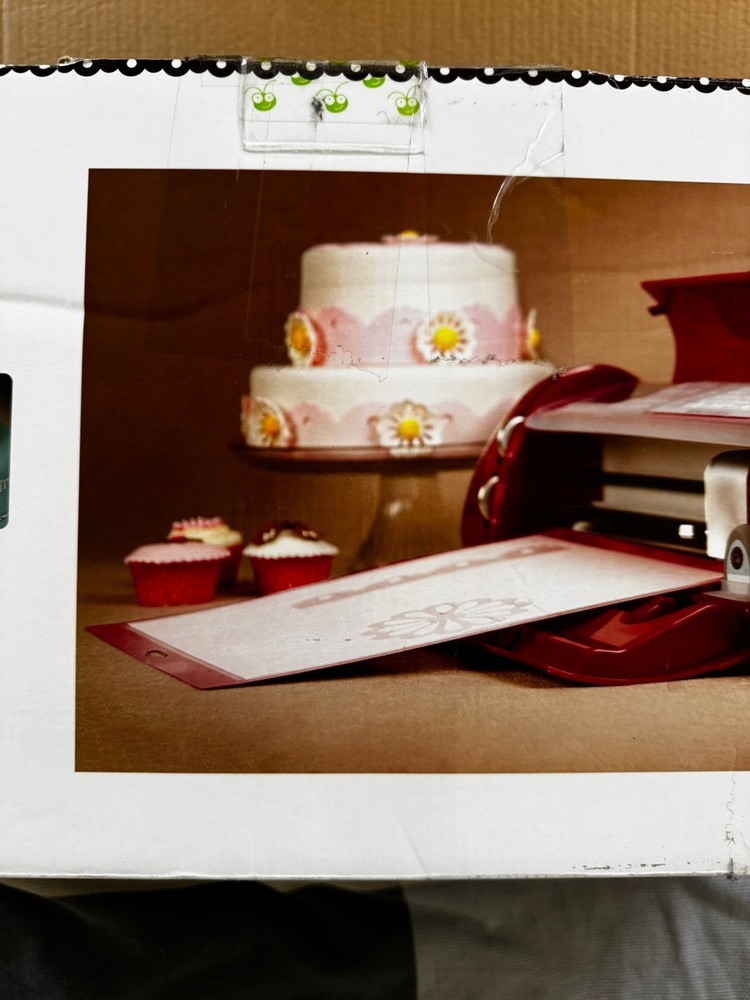 Cricket Cake Machine W/ Box