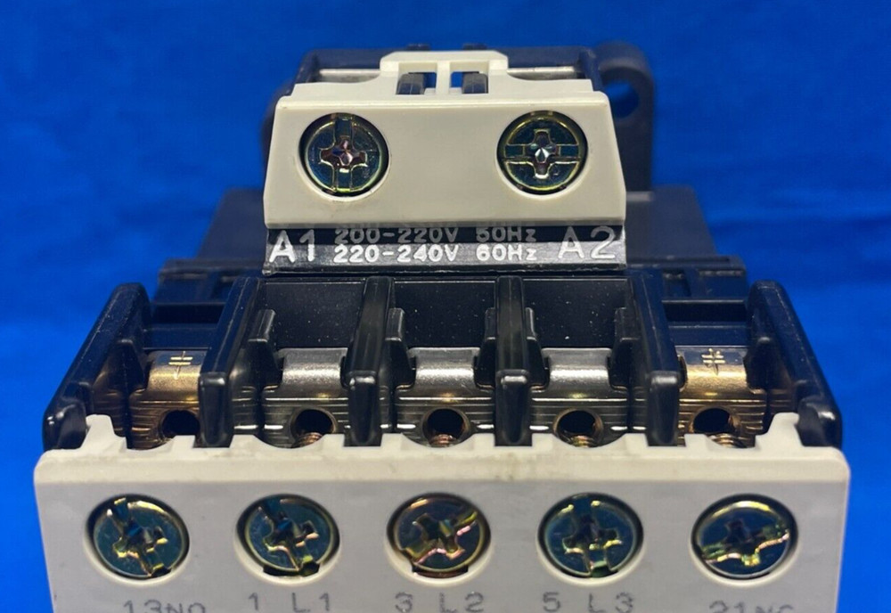FUJI ELECTRIC AC CONTACTOR SC-05Y 3 POLE