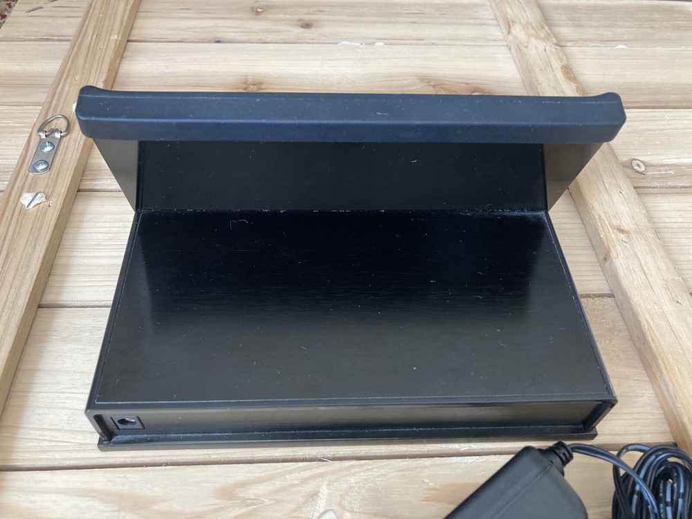 Savant DCD-100B-06 Table Top Charging and Control Dock for iPad 2 1