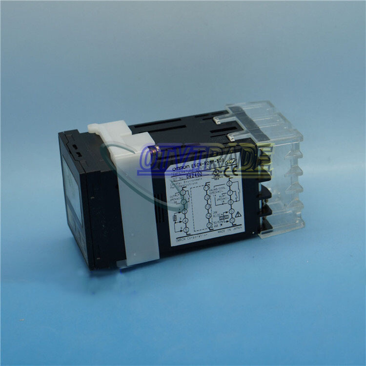 NEW ONE Omron E5CN-R2MP-500 Temperature Controller In Box