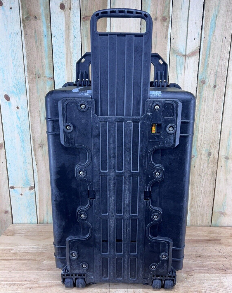 Pelican 1660 Protector Case Black Rolling Waterproof Good Condition AB Free Ship