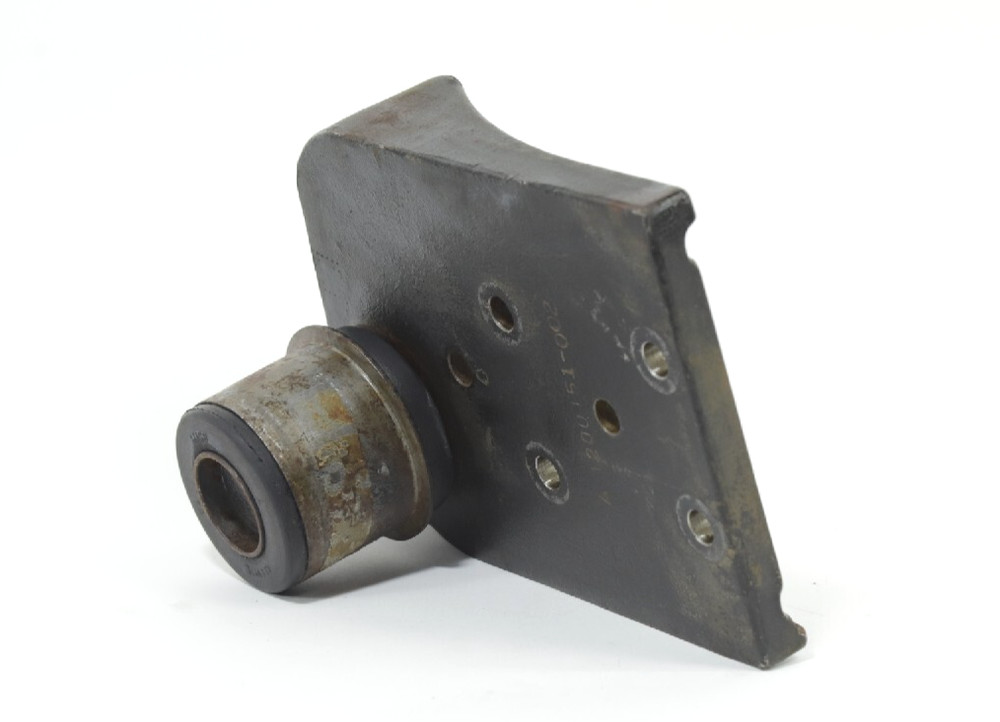 Autocar Engine Flywheel Housing Support Bracket | A1200151-002