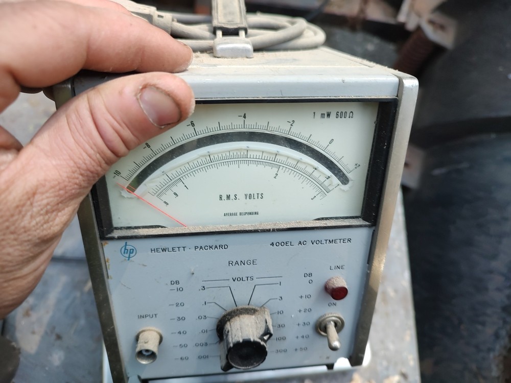 HP Model 400 El AC Voltmeter Nice Unit