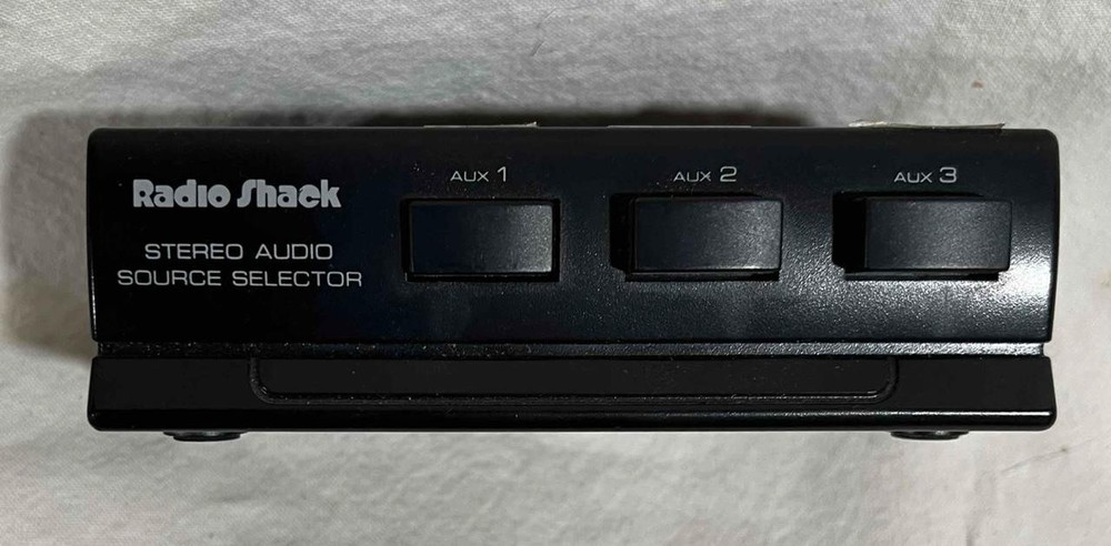 Radio Shack 42-2112 Stereo Audio Source Selector 3 Inputs
