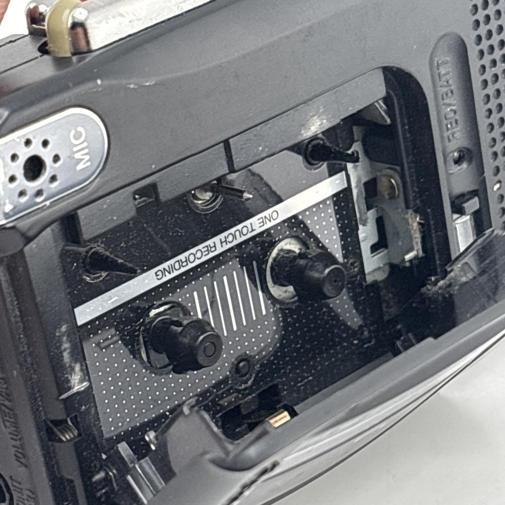 Panasonic RN-402 Micro Cassette Voice Recorder Tested,WORKING SOUND IS DISTORTED