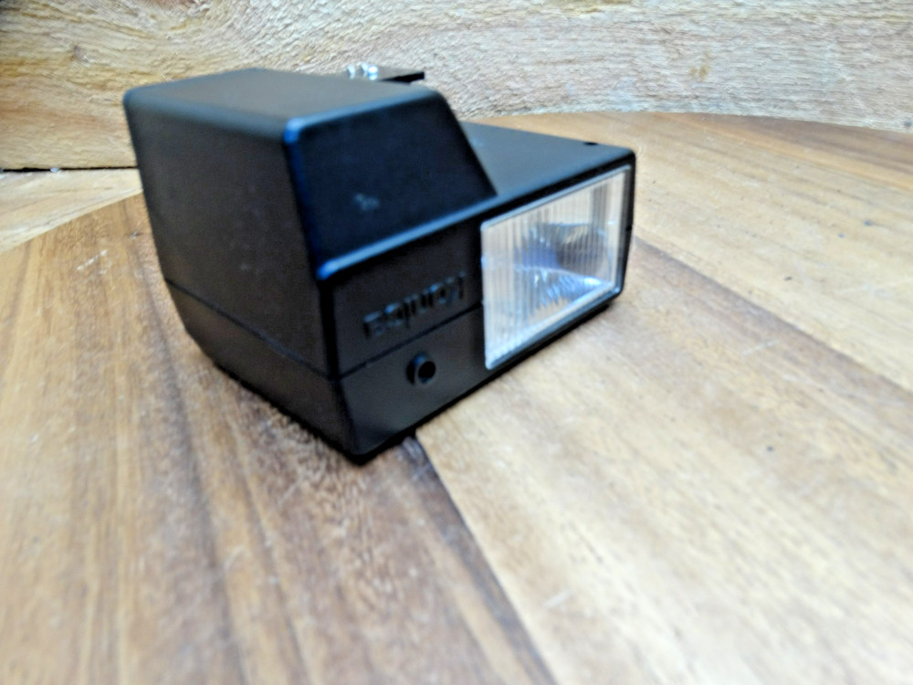 Konika X-24 Auto Flash