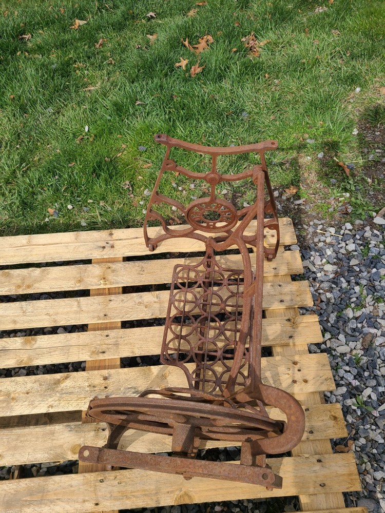 Antique Standard Cast Iron Legs Short Base Treadle Sewing Machine Table Base
