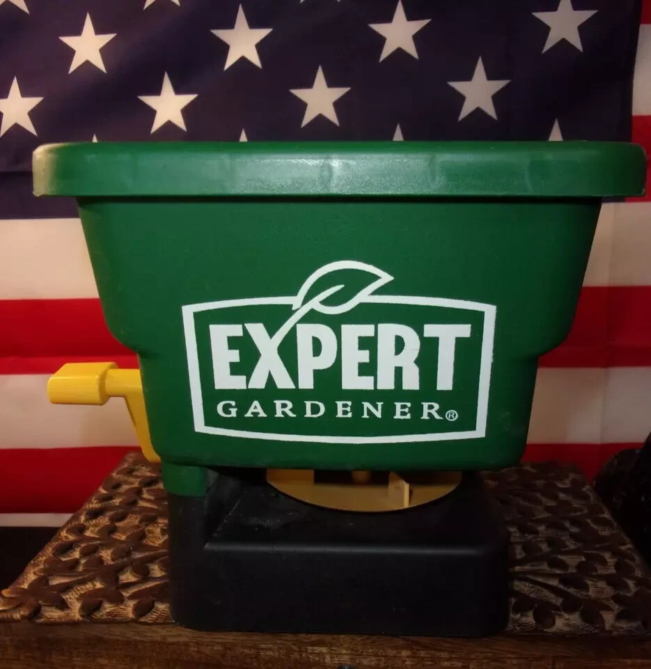 2 pack Gardener Handheld Spreader, green