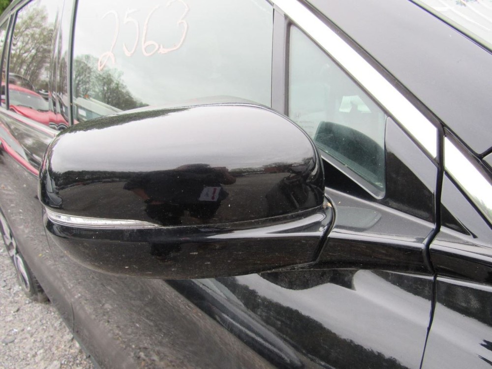 PILOT 2016 Glove Box 1042013