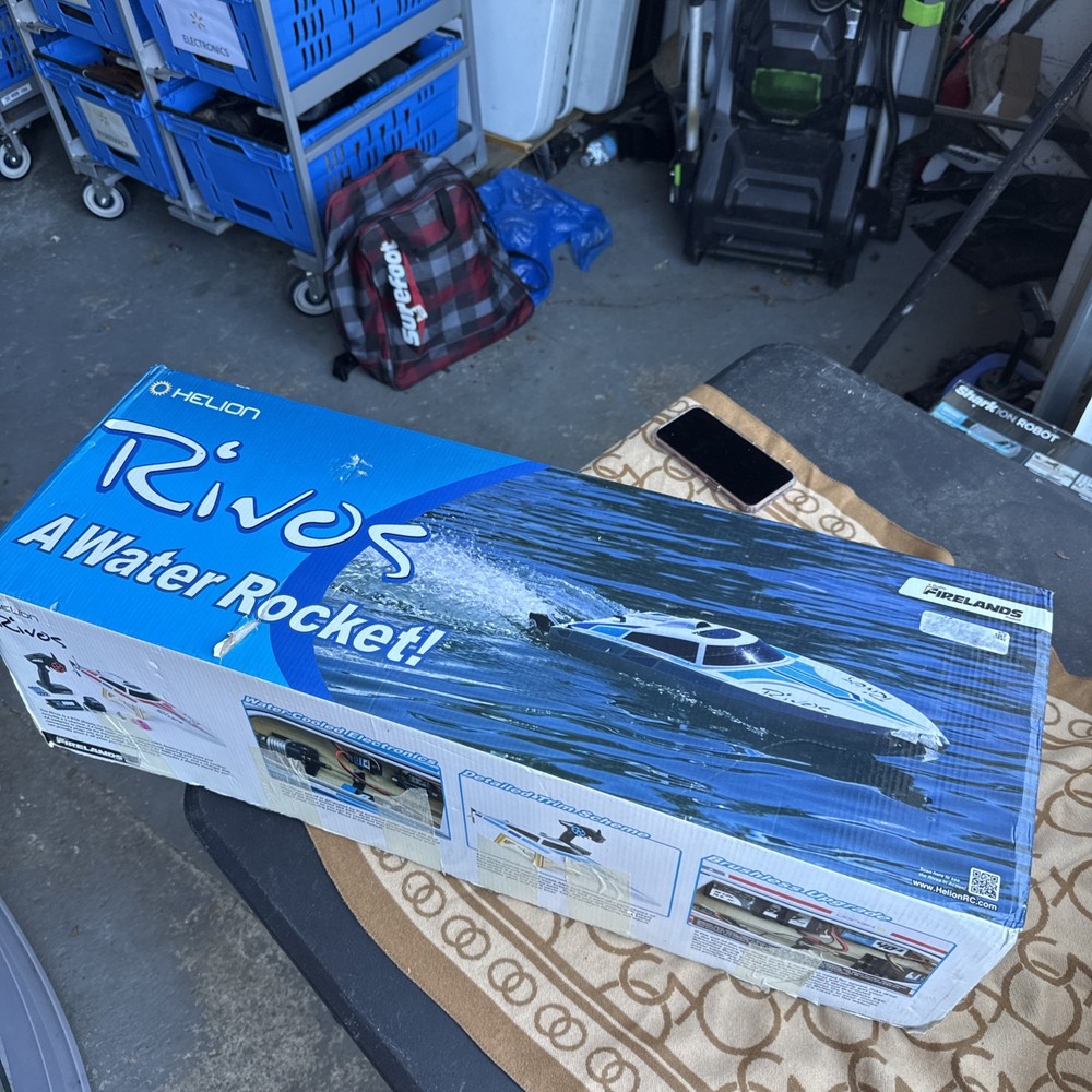 Helion Rivos Boat