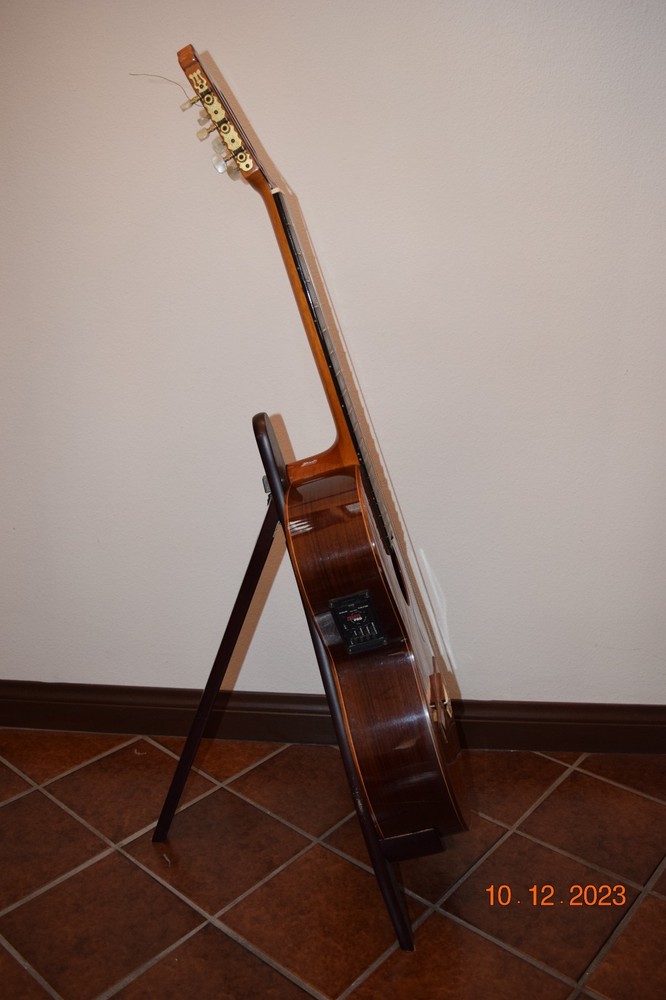 Ramirez 2CWE Classical Guitar