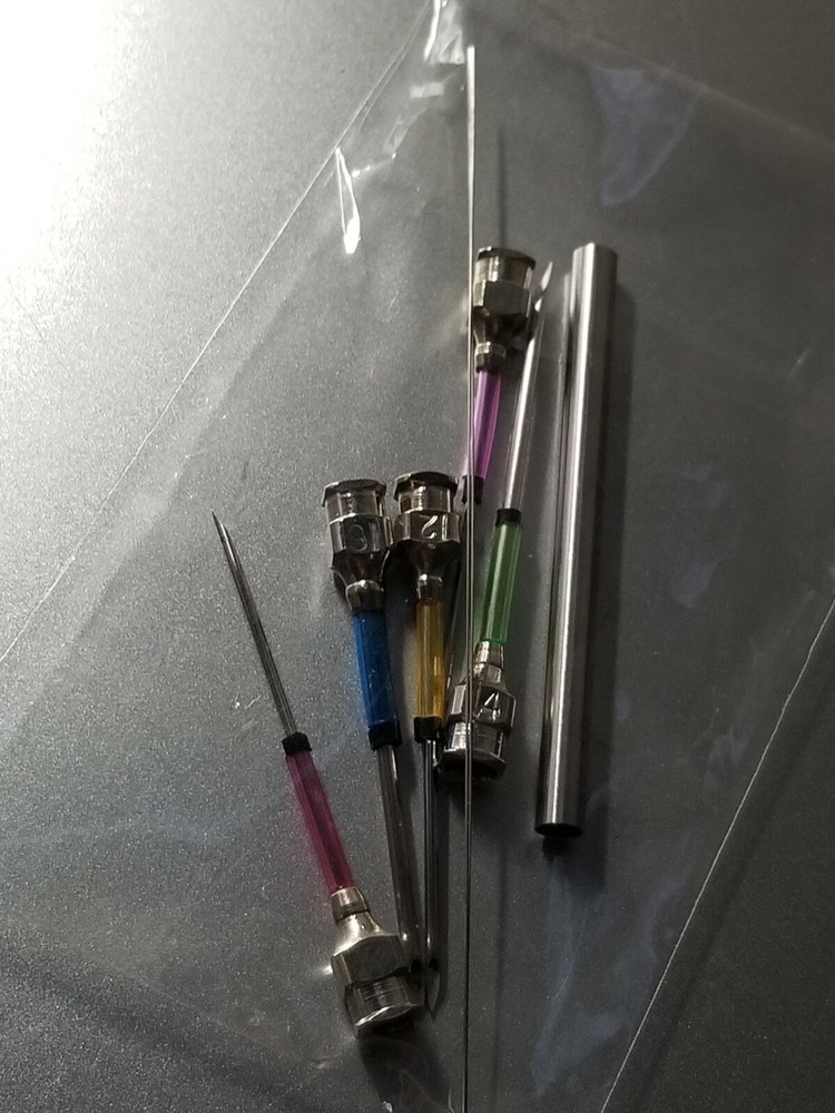 Embroidery needle kit