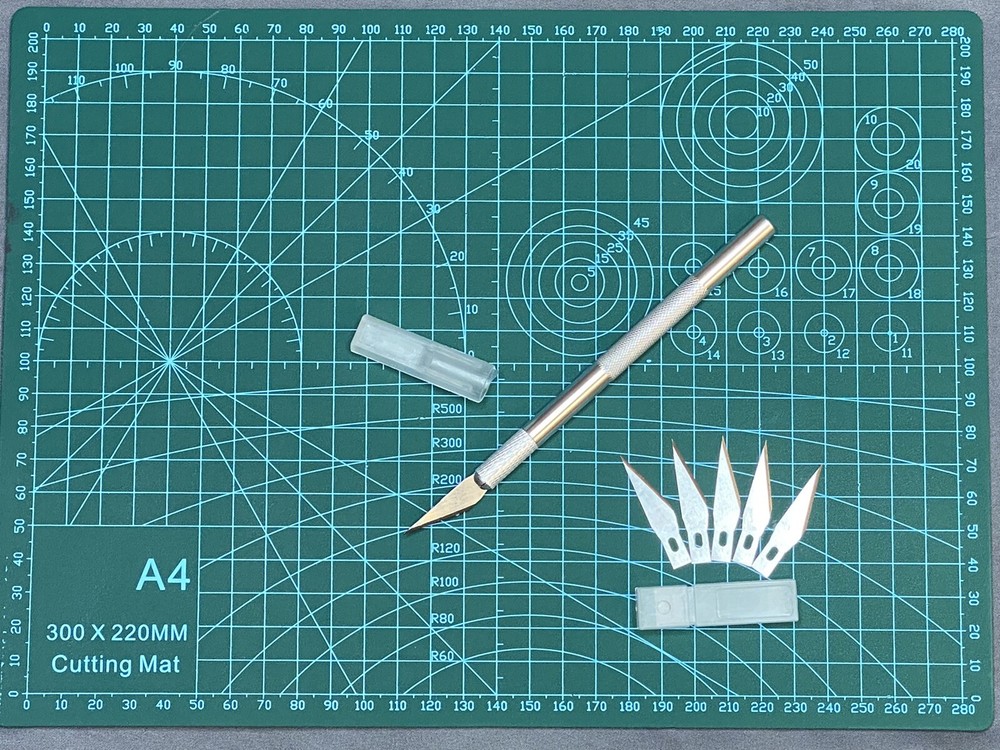 Modeler's A4 Cutting Mat pad With Hobby Knife Set
