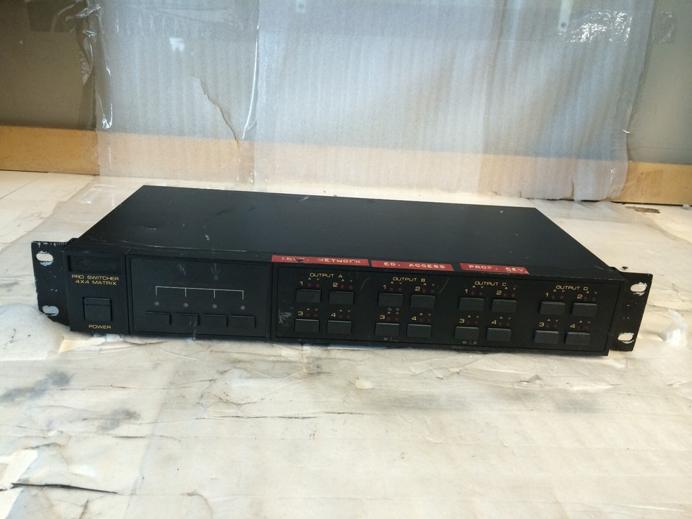 MATRIX PRO SWITCHER 4X4 H-03560