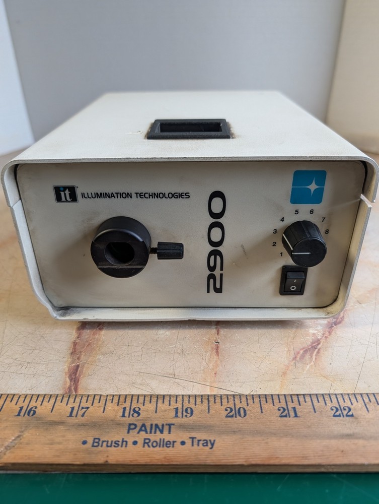 ILLUMINATION TECHNOLOGIES 2900 FIBER OPTIC ILLUMINATOR LIGHT SOURCE
