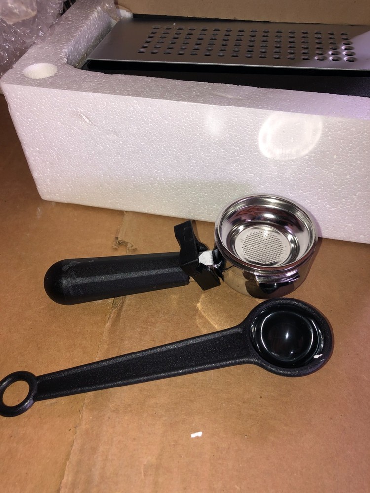 BLACK & DECKER MODEL EM5 ESPRESSO CAPUCCINO MAKER MACHINE