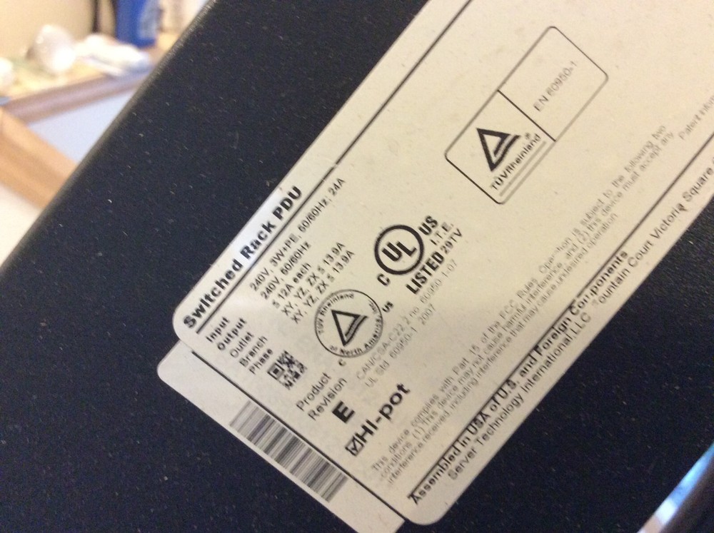 Server Technology POPS PIPS 48 Outlet (C13) Rack PDU 240 Volts Servertech 3-phas