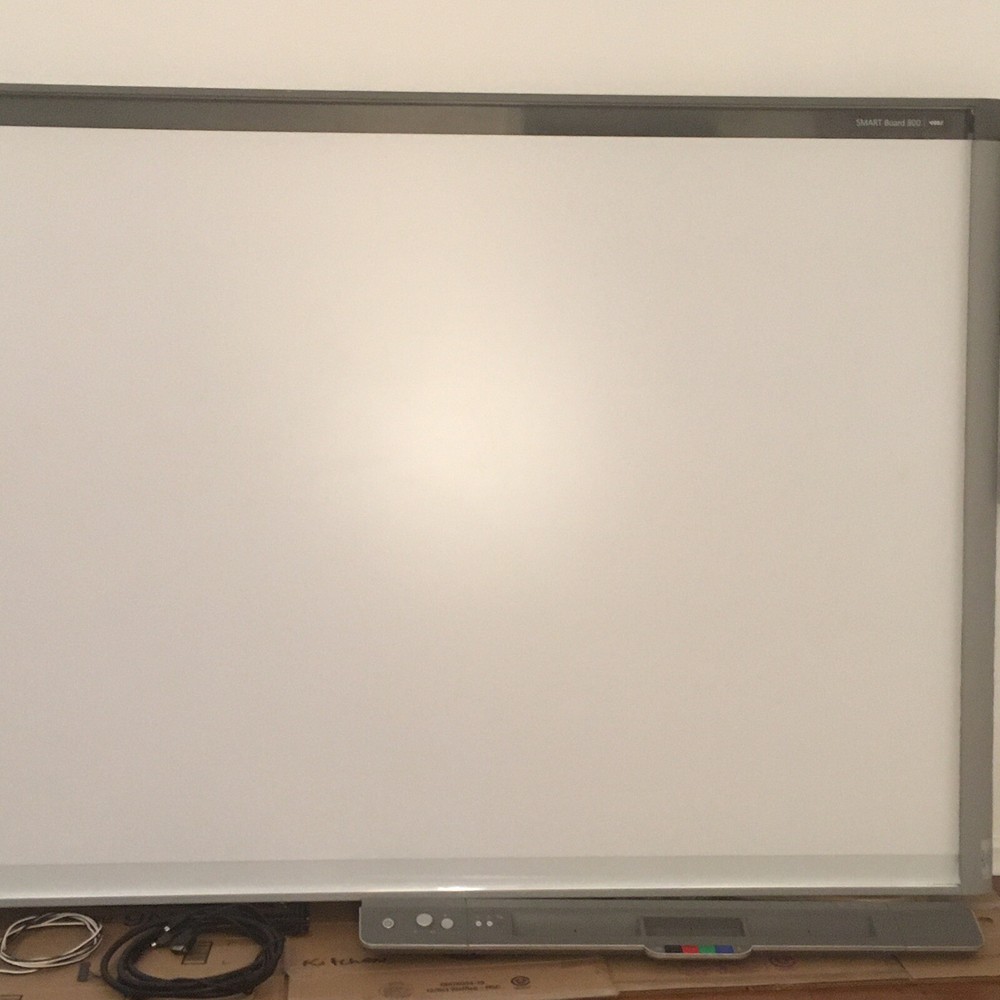 SMART Board 800 DVit SBX885 87" Interactive Whiteboard + Two Speakers Dock Plugs