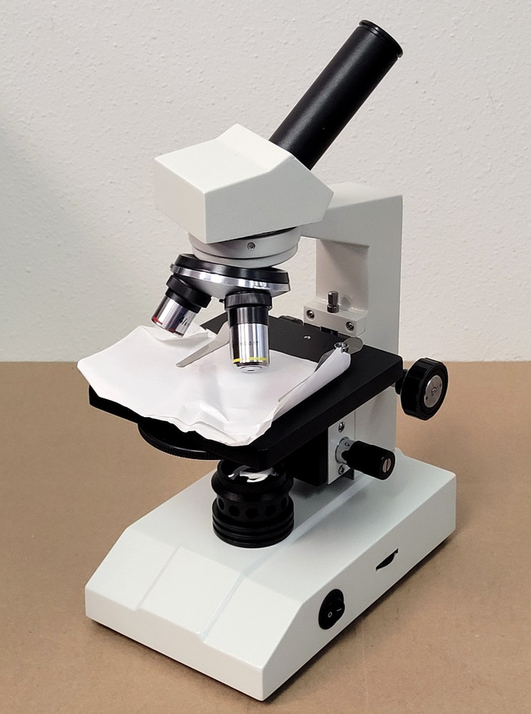 MONOCULAR MICROSCOPE WITH 3 OBJECTIVES 4X 10X 40X