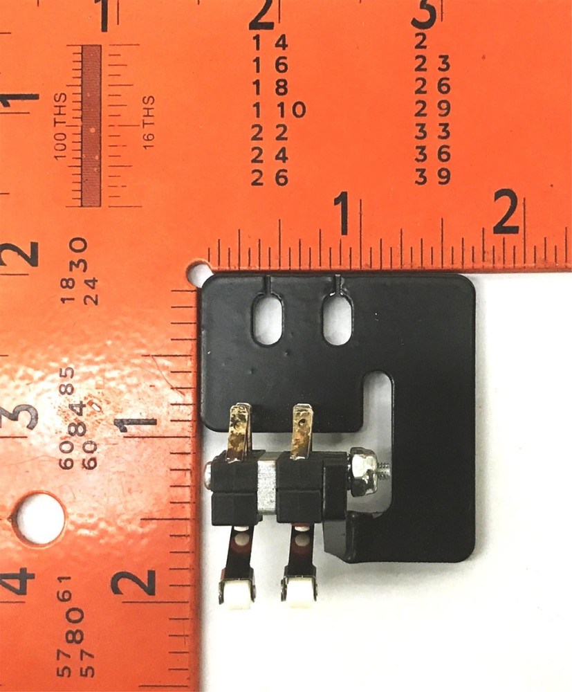 Total Source Micro-Switch PM301824-000 NOS