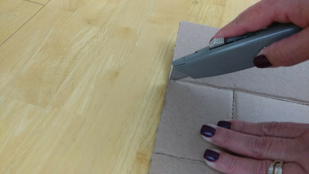 Custom cardboard box size, cut and score hand tool